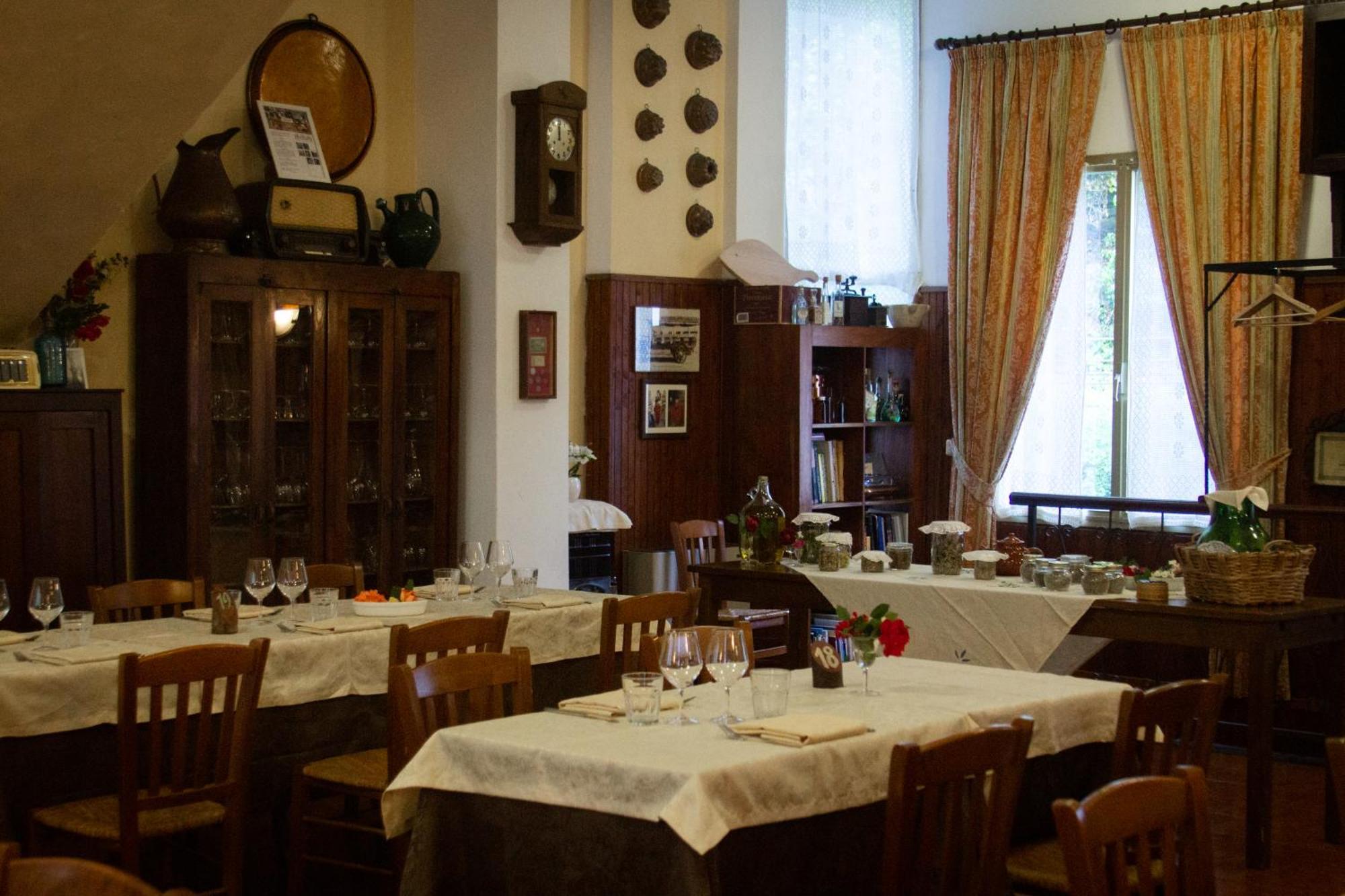 Albergo Santo Spirito Molini di Triora Luaran gambar