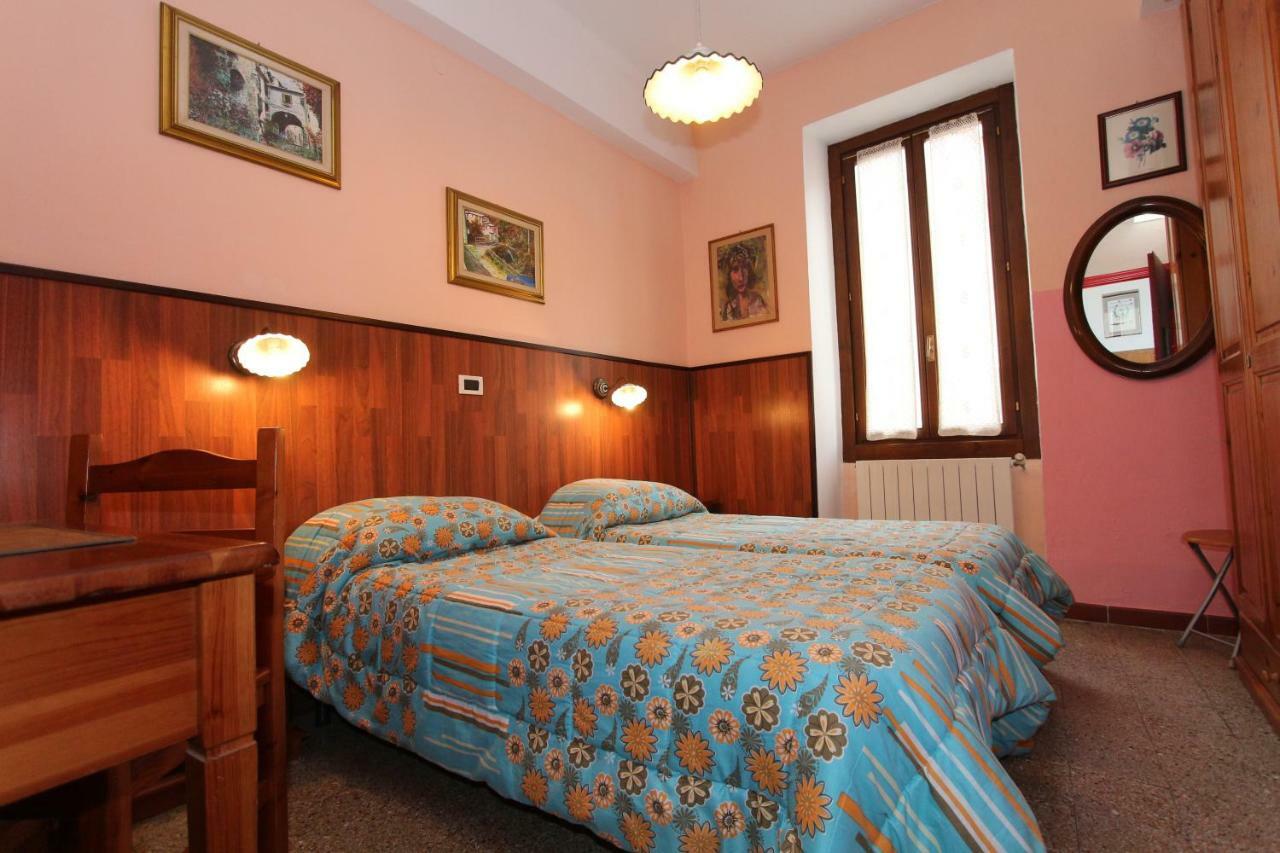 Albergo Santo Spirito Molini di Triora Luaran gambar