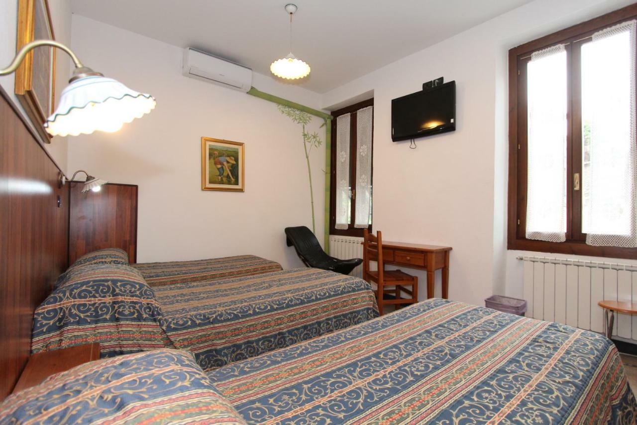Albergo Santo Spirito Molini di Triora Luaran gambar