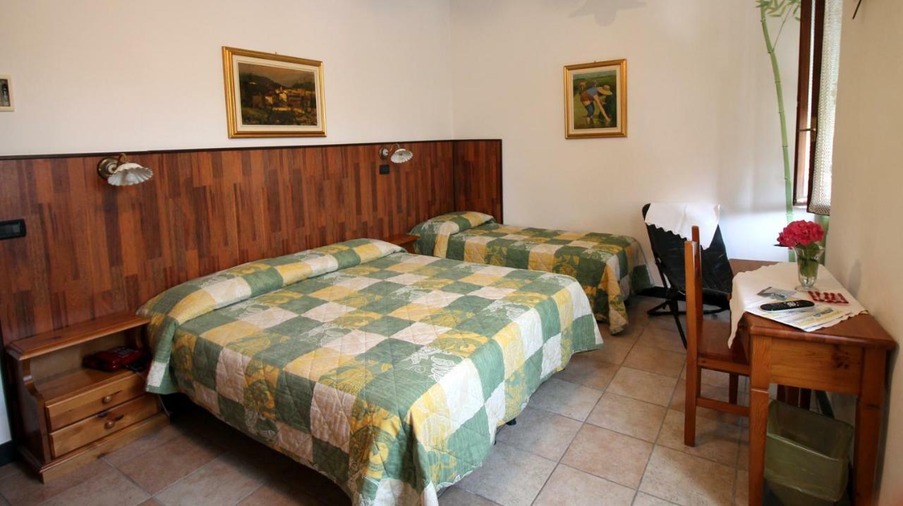 Albergo Santo Spirito Molini di Triora Luaran gambar